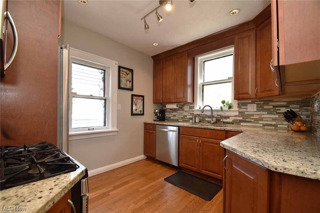 2475 Kingston Road Cleveland, OH 44118 - Photo 8 of 25