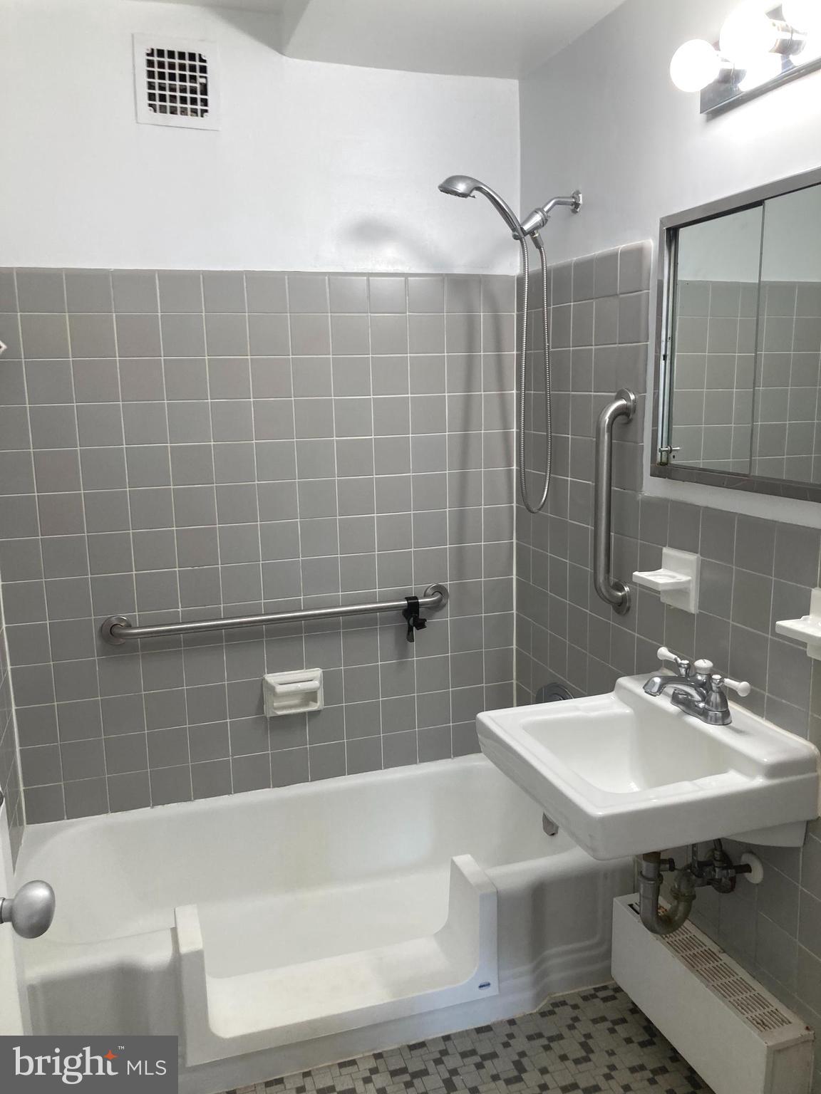 3900 Tunlaw Road Northwest, Unit 419 Washington, DC 20007 - Photo 10 of 19 Gallery Image 10