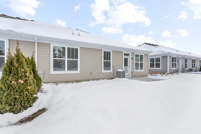 $2,800 | 12245 Barcroft Circle, Huntley, IL 60142