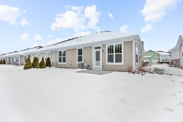 $2,800 | 12245 Barcroft Circle, Huntley, IL 60142