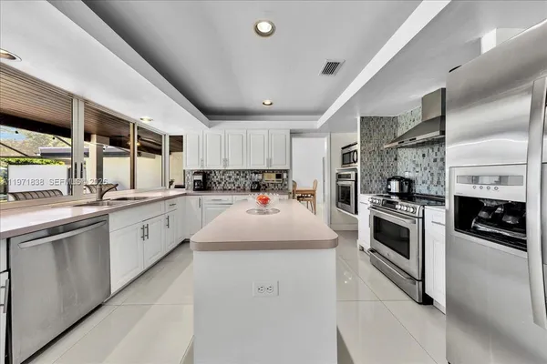 $1,300,000 | 17143 Southwest 79th Place, Palmetto Bay, FL 33157