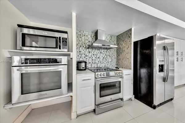 $1,300,000 | 17143 Southwest 79th Place, Palmetto Bay, FL 33157