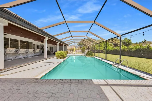 $1,300,000 | 17143 Southwest 79th Place, Palmetto Bay, FL 33157