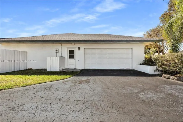$1,300,000 | 17143 Southwest 79th Place, Palmetto Bay, FL 33157