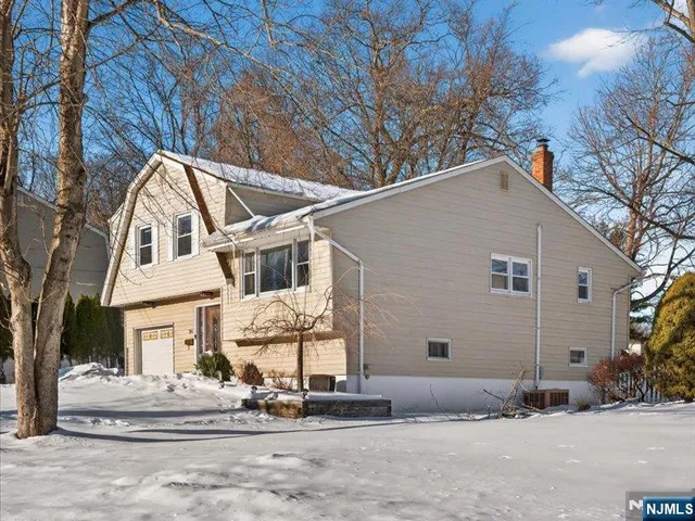 $749,900 | 33 Sherwood Drive, Ramsey, NJ 07446