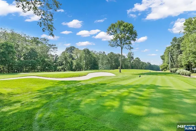 $749,900 | 33 Sherwood Drive, Ramsey, NJ 07446