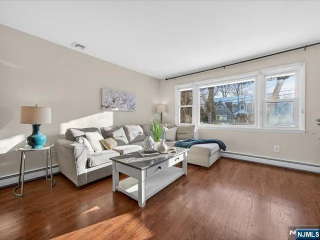 $749,900 | 33 Sherwood Drive, Ramsey, NJ 07446