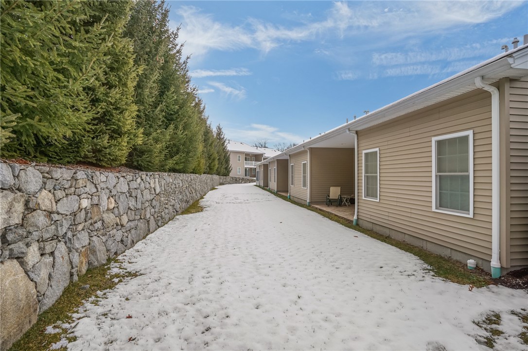 41 Breakneck Hill Road, Unit 61 Lincoln, RI 02865 - Photo 4 of 50