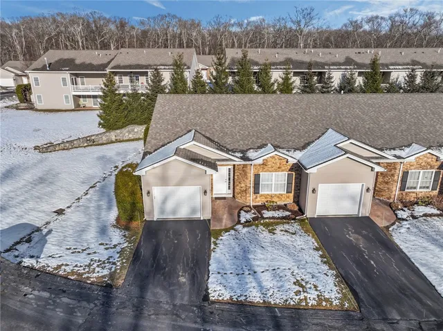 $490,000 | 41 Breakneck Hill Road, Unit 61, Lincoln, RI 02865