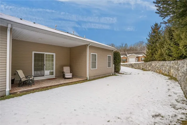 $490,000 | 41 Breakneck Hill Road, Unit 61, Lincoln, RI 02865