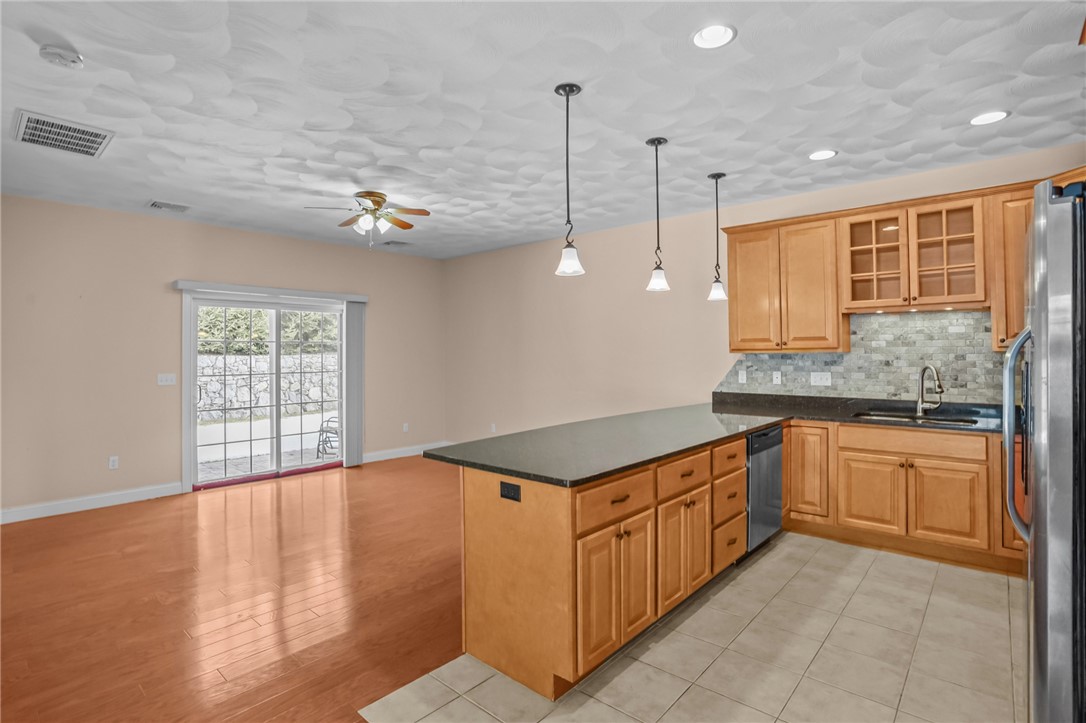 41 Breakneck Hill Road, Unit 61 Lincoln, RI 02865 - Photo 8 of 50