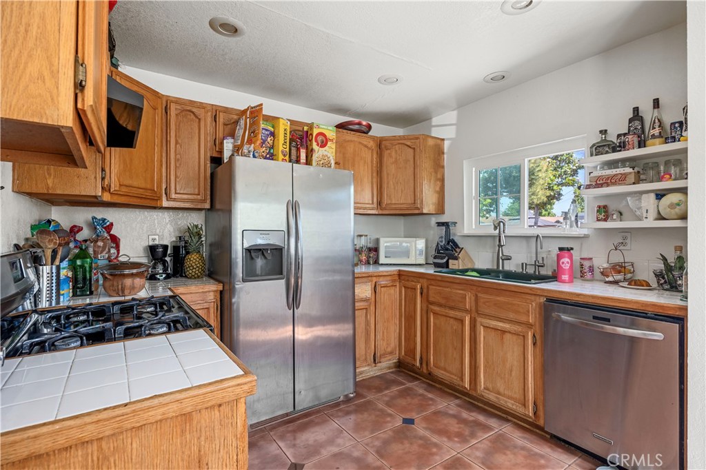 4831 Jurupa Avenue Riverside, CA 92504 - Photo 6 of 16