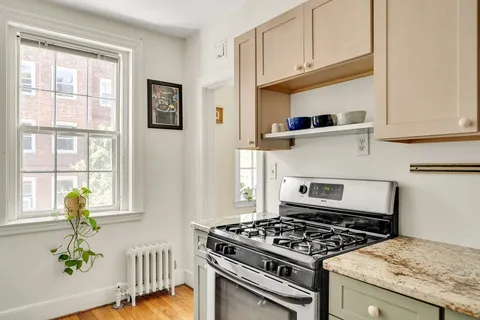 $679,000 | 393 Broadway, Unit 10, Cambridge, MA 02139