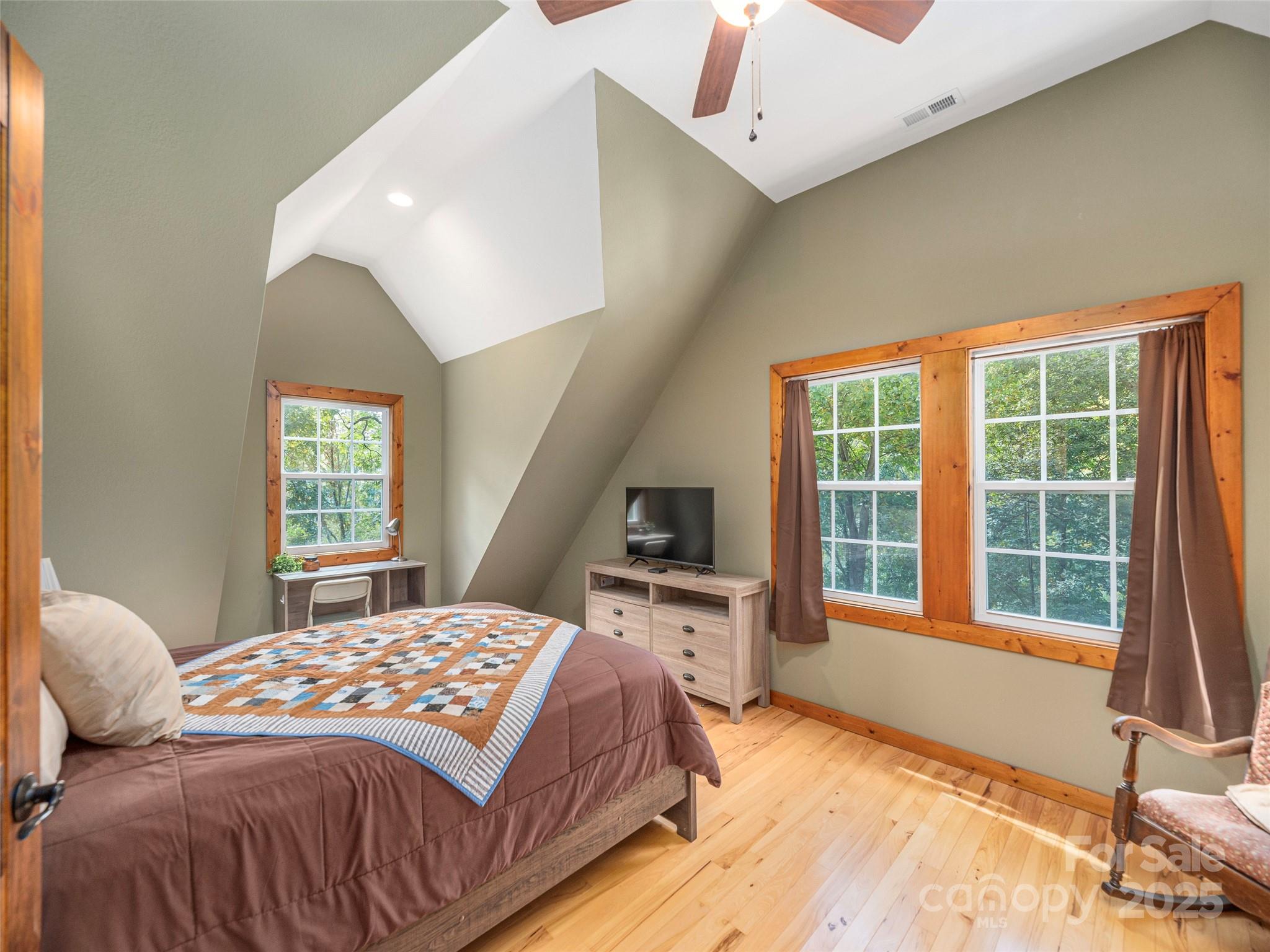 27 Little Roundtop Road Clyde, NC 28721 - Photo 22 of 29