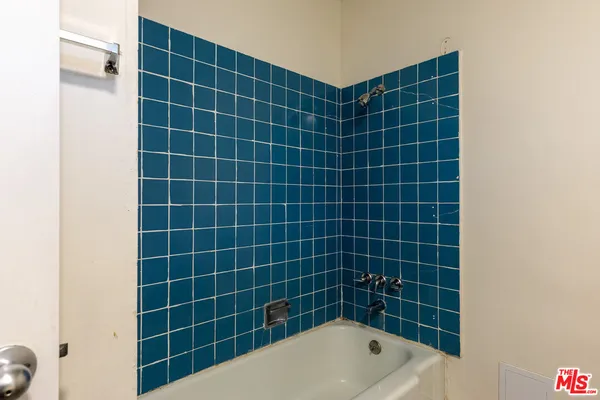 $1,980 | 11133 Rose Avenue, Unit 21, Los Angeles, CA 90034