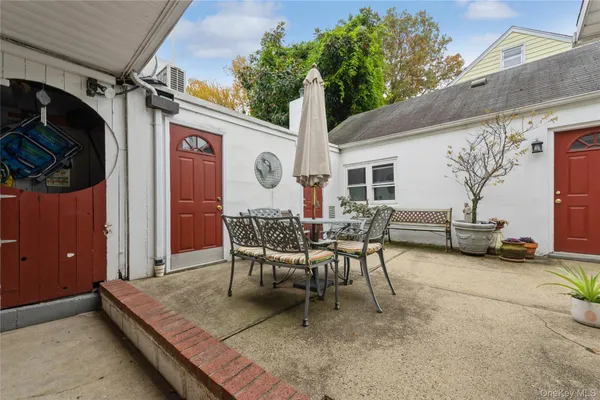 $2,700 | 51 Spring Street, Unit C, Oyster Bay, NY 11771