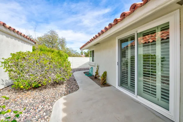 $425,000 | 77568 Calle Las Brisas North, Palm Desert, CA 92211