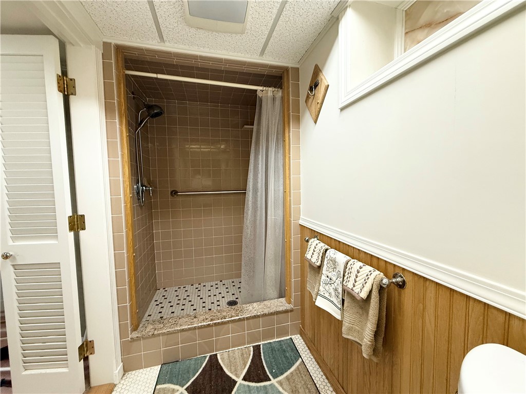 27 Shean Street Cranston, RI 02920 - Photo 18 of 33