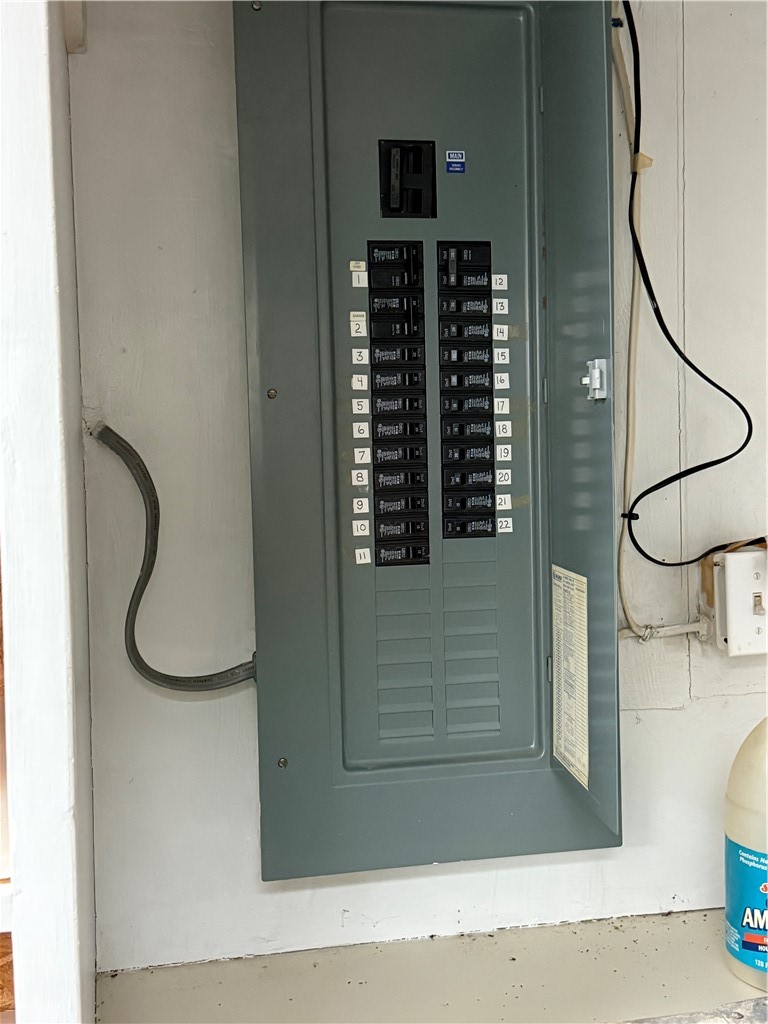 27 Shean Street Cranston, RI 02920 - Photo 23 of 33