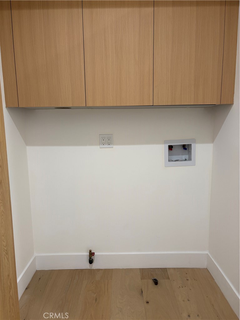 10352 Riverside Drive, Unit 201 Toluca Lake, CA 91602 - Photo 18 of 49 a view of cabinets