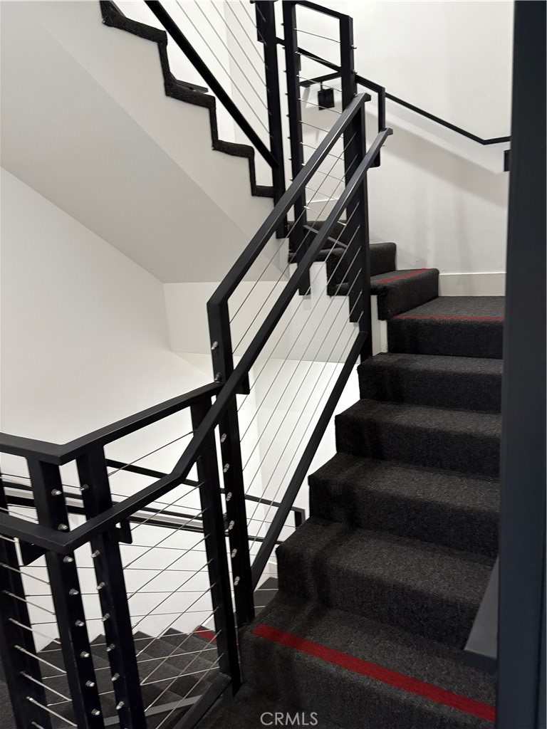 10352 Riverside Drive, Unit 201 Toluca Lake, CA 91602 - Photo 38 of 49 a view of entryway