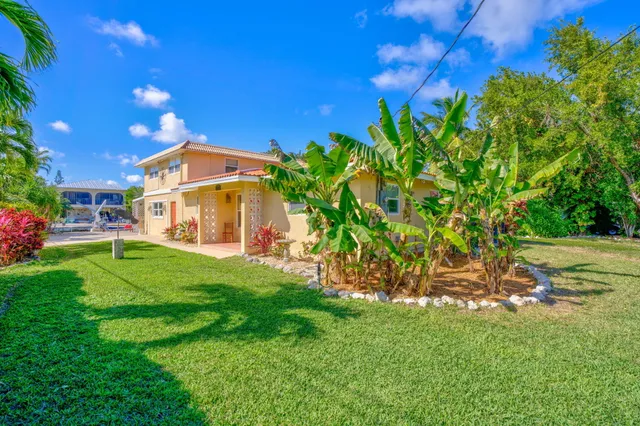 $1,250,000 | 30985 Hibiscus Drive, Big Pine Key, FL 33043