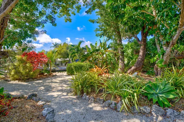 $1,250,000 | 30985 Hibiscus Drive, Big Pine Key, FL 33043