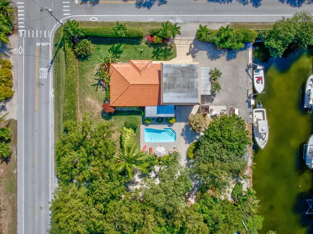 $1,250,000 | 30985 Hibiscus Drive, Big Pine Key, FL 33043