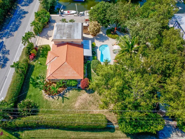 $1,250,000 | 30985 Hibiscus Drive, Big Pine Key, FL 33043
