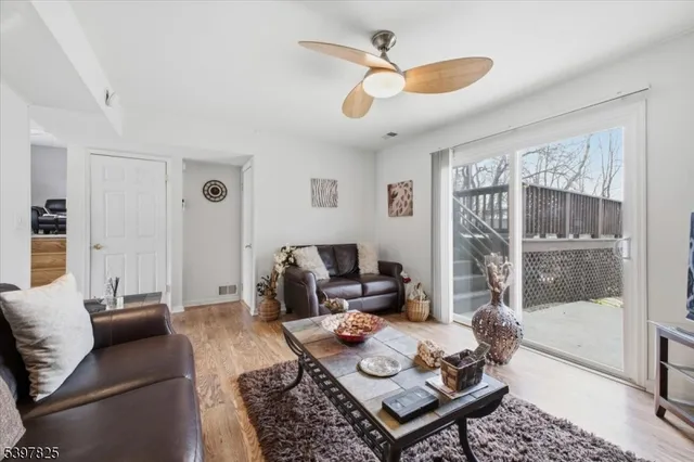 $459,900 | 159 Sunrise Terrace, Washington, NJ 07882