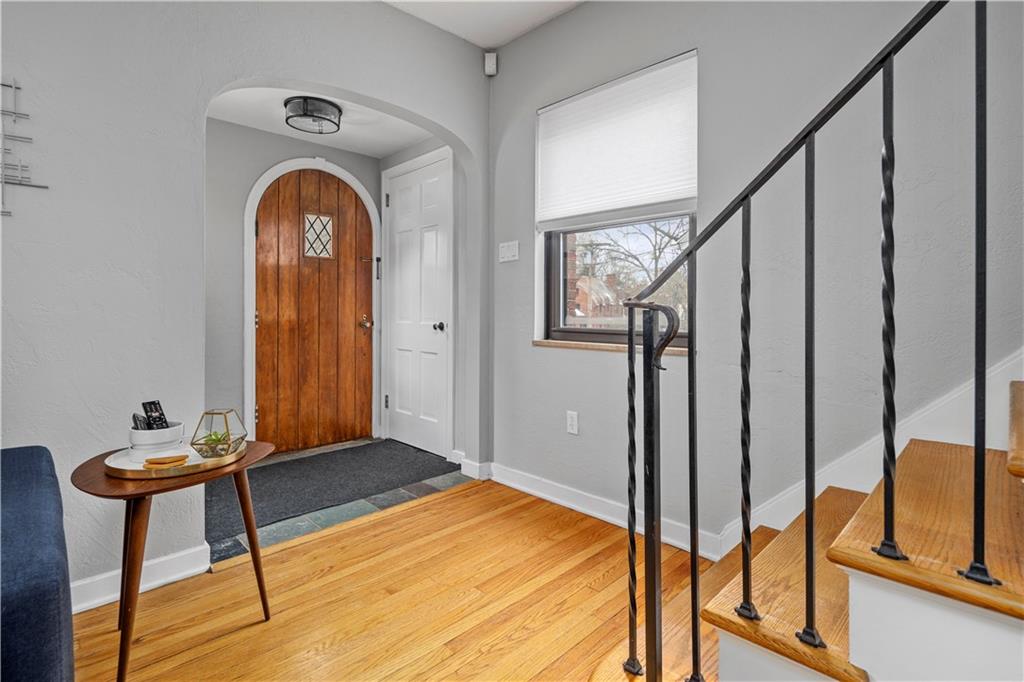 242 Cascade Road Pittsburgh, PA 15221 - Photo 7 of 25 Gallery Image 7