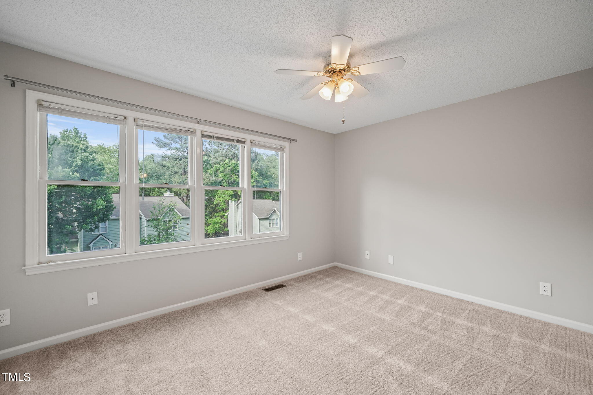 520 Oak Run Drive Raleigh, NC 27606 - Photo 19 of 26 19-web-or-mls-DSC05050