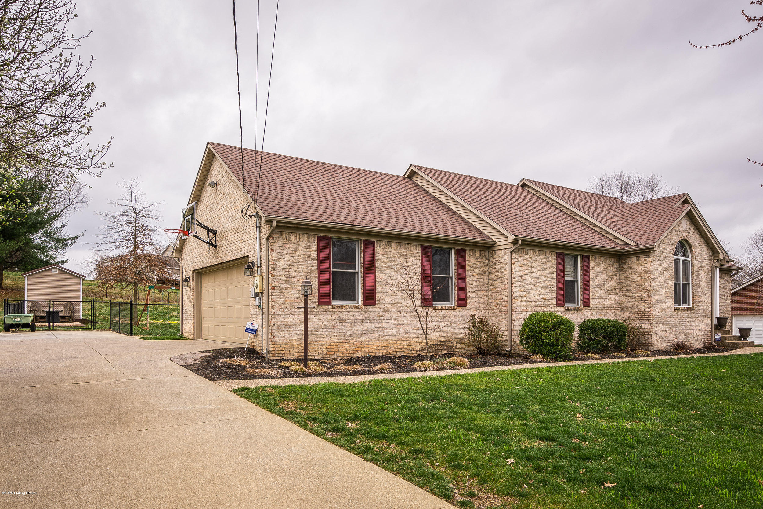 275 Old Spring House Road Shepherdsville, KY 40165 - Photo 4 of 48 275 Old Springhouse Rd-03