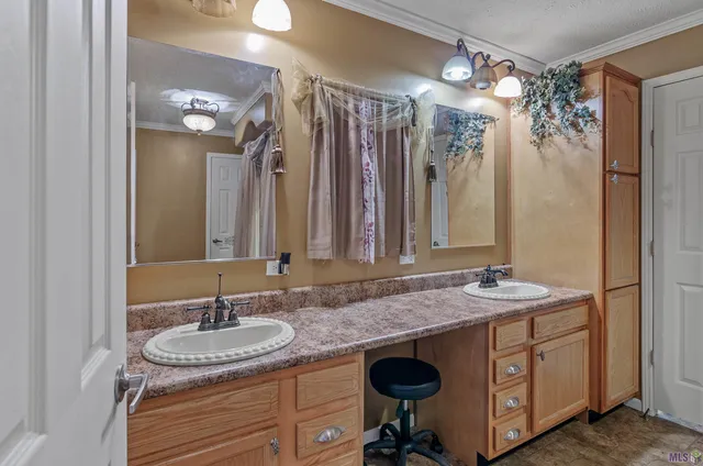 $327,000 | 9450 Bueche Road, Erwinville, LA 70729