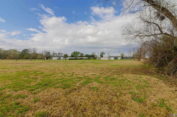 $299,000 | 9450 Bueche Road, Erwinville, LA 70729