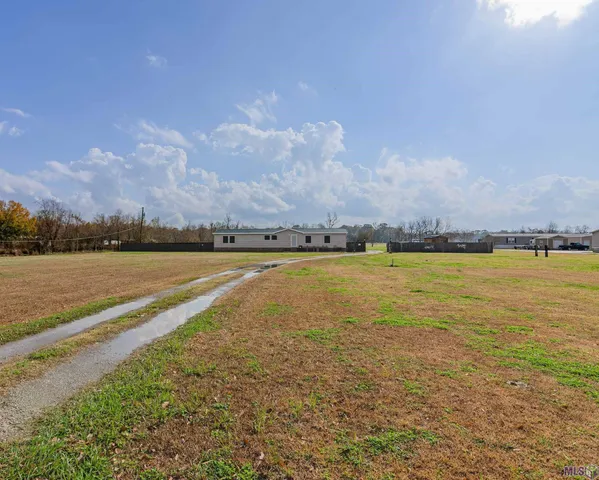 $327,000 | 9450 Bueche Road, Erwinville, LA 70729