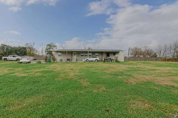 $299,000 | 9450 Bueche Road, Erwinville, LA 70729