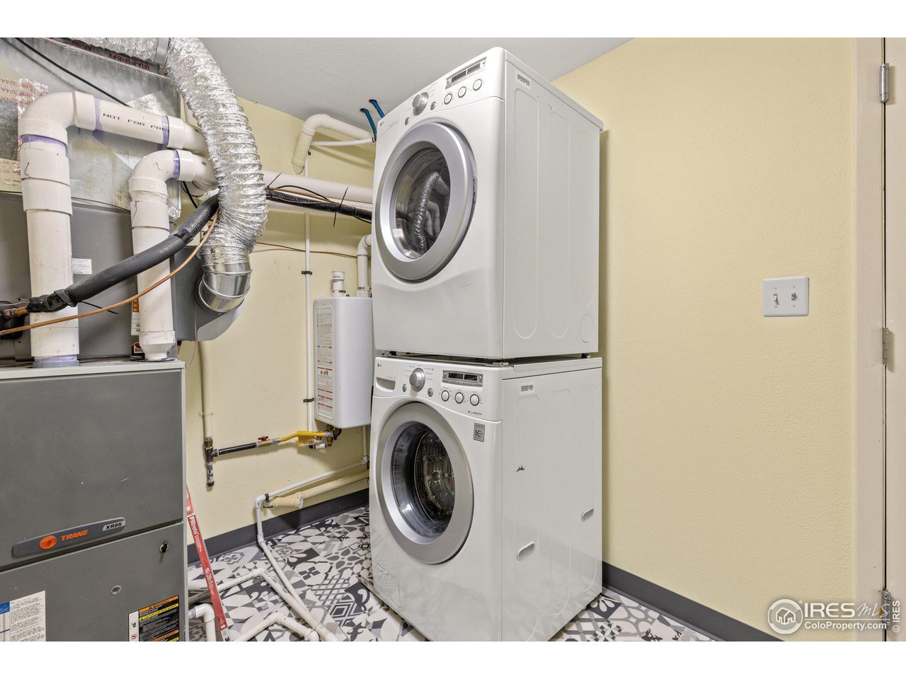 1120 Green Circle Boulder, CO 80305 - Photo 26 of 40 a utility room with dryer and washer