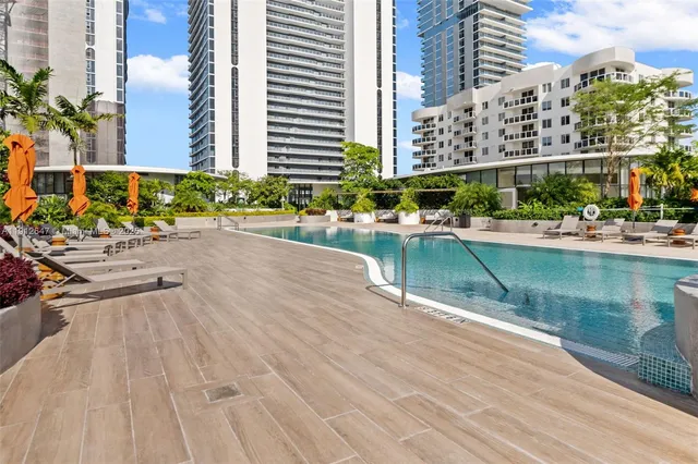 $9,500 | 700 Northeast 24th Street, Unit 5606, Miami, FL 33137