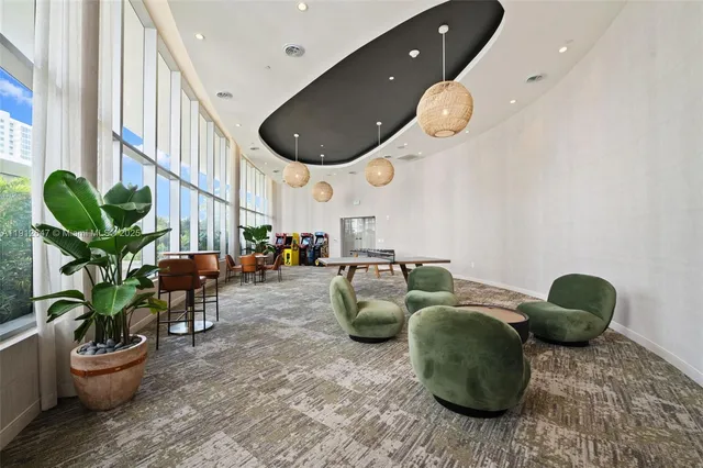 $9,500 | 700 Northeast 24th Street, Unit 5606, Miami, FL 33137