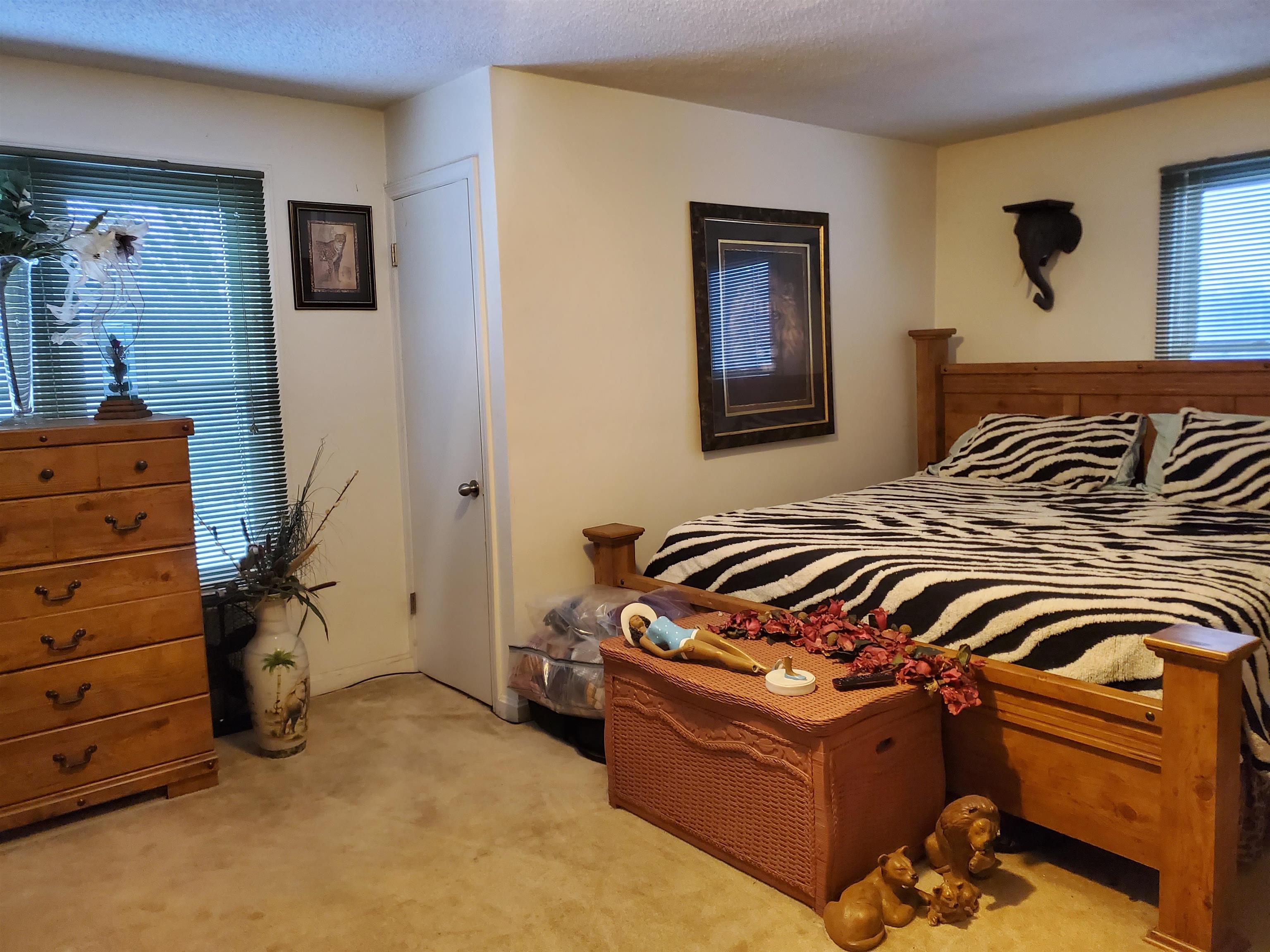 6858 Safford Road Rockford, IL 61101 - Photo 2 of 30