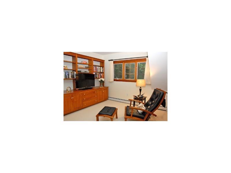 14 Harraseeket Road Freeport, ME 04032 - Photo 10 of 13 Bedroom.