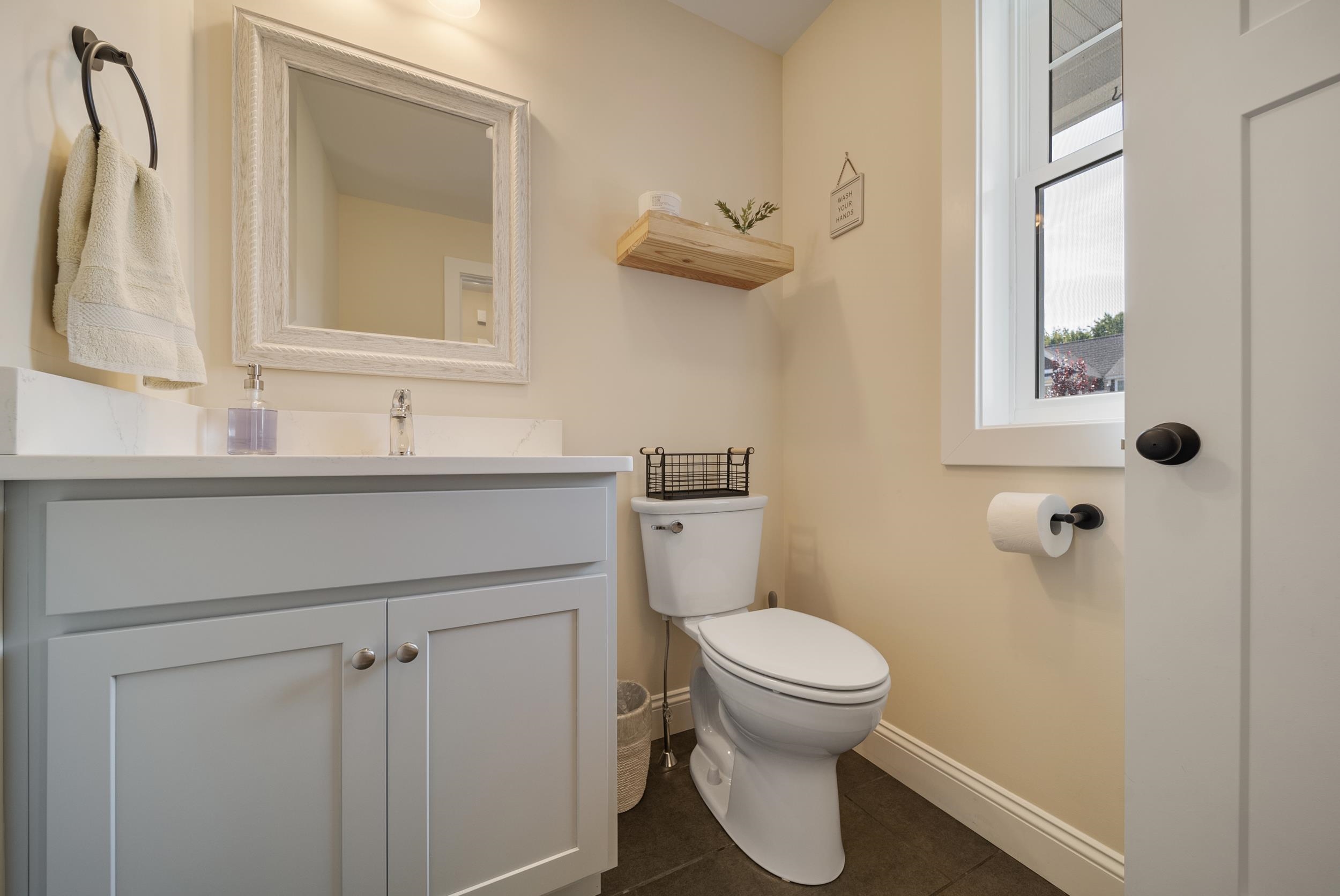 147 Emerald Lane Dover, NH 03820 - Photo 14 of 60