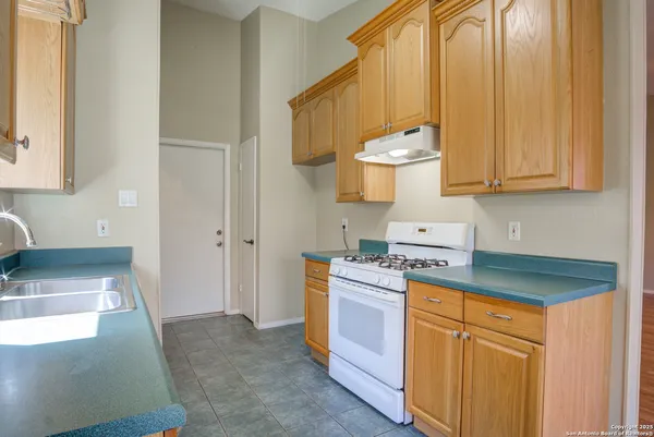 $1,600 | 13926 Anchorage Hill Drive, San Antonio, TX 78217