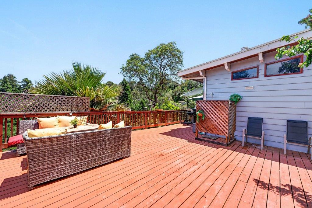110 Rutherford Court Aptos, CA 95003 - Photo 2 of 33