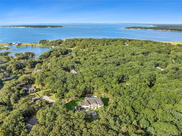 $5,350,000 | 3360 Wunneweta Road, Cutchogue, NY 11935