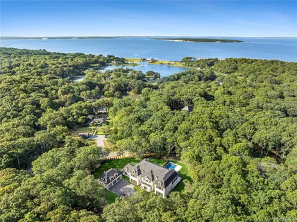 $5,755,000 | 3360 Wunneweta Road, Cutchogue, NY 11935