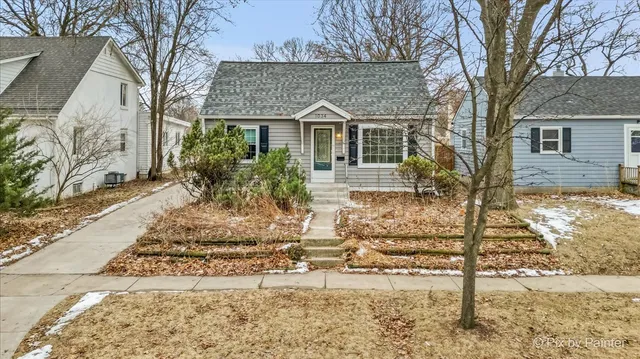 $250,000 | 1034 West New York Street, Aurora, IL 60506