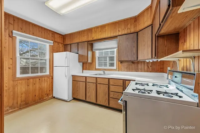 $250,000 | 1034 West New York Street, Aurora, IL 60506