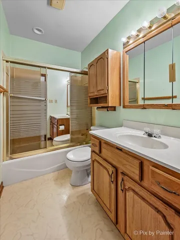 $250,000 | 1034 West New York Street, Aurora, IL 60506